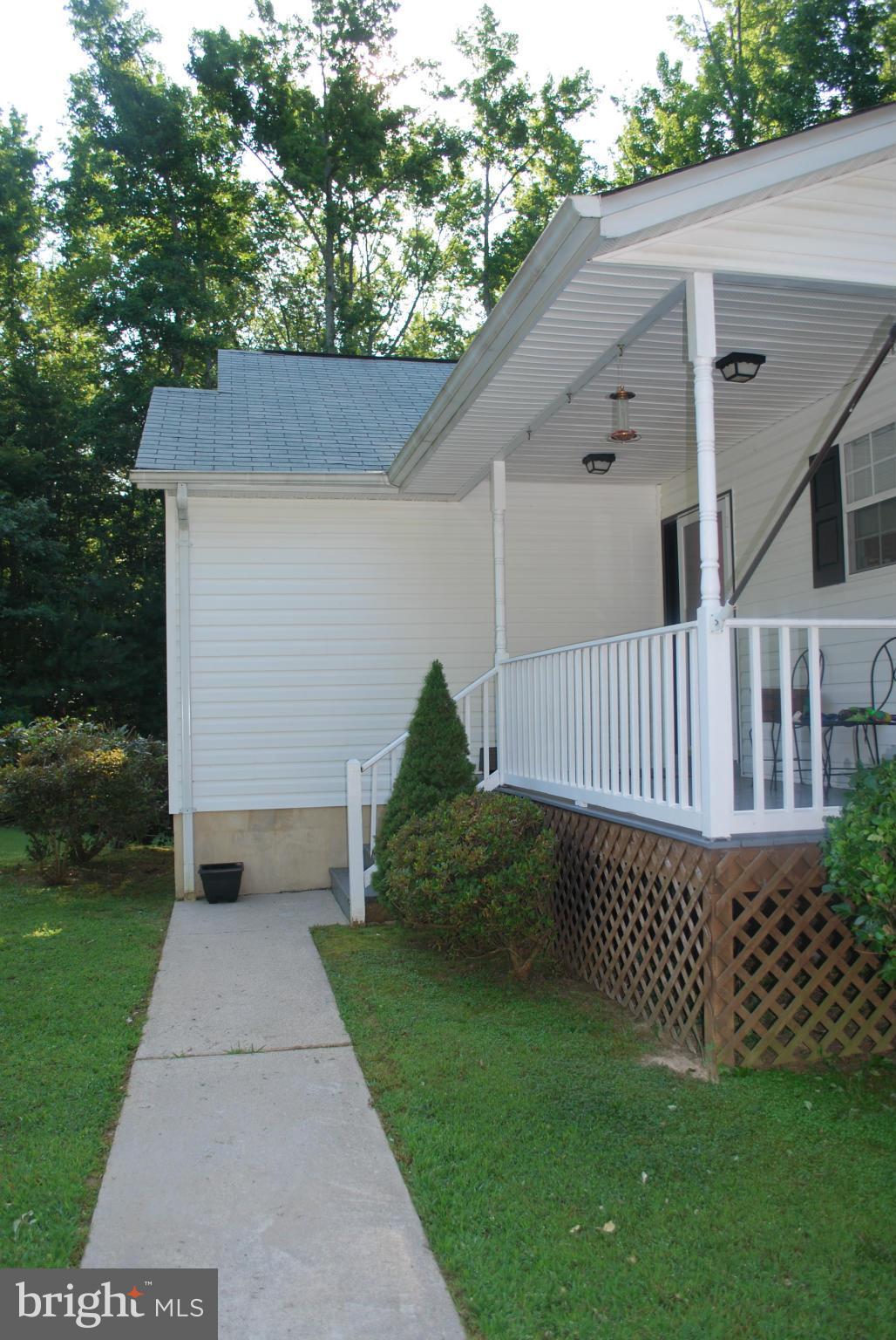 12970 West Hatton Road Newburg, MD 20664 - Photo 9 of 30 Exterior (Front)