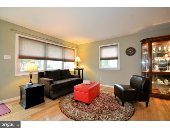 26 Brant Road Eagleville, PA 19403 - Photo 4 of 25 Living Room