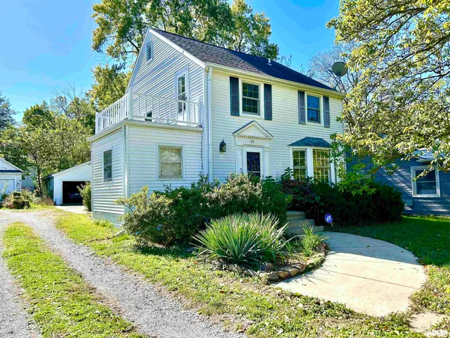 $184,900 | 711 West Elm Street, Carbondale, IL 62901