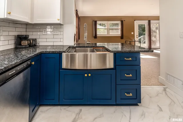 $184,900 | 711 West Elm Street, Carbondale, IL 62901