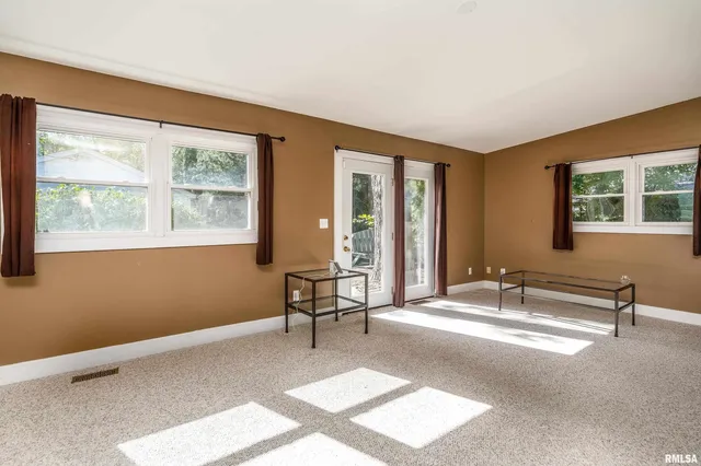 $184,900 | 711 West Elm Street, Carbondale, IL 62901