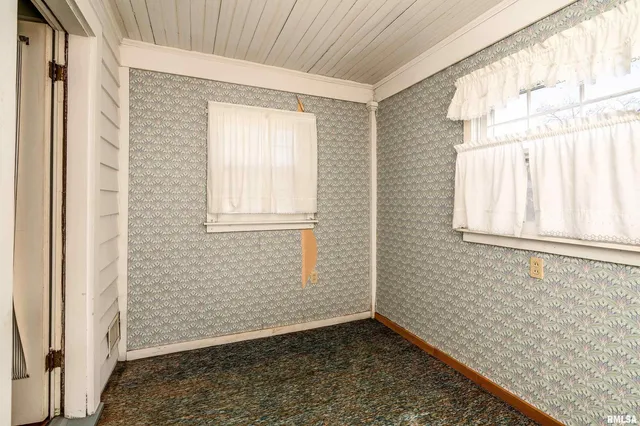 $184,900 | 711 West Elm Street, Carbondale, IL 62901