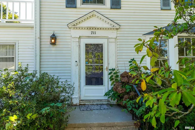 $184,900 | 711 West Elm Street, Carbondale, IL 62901