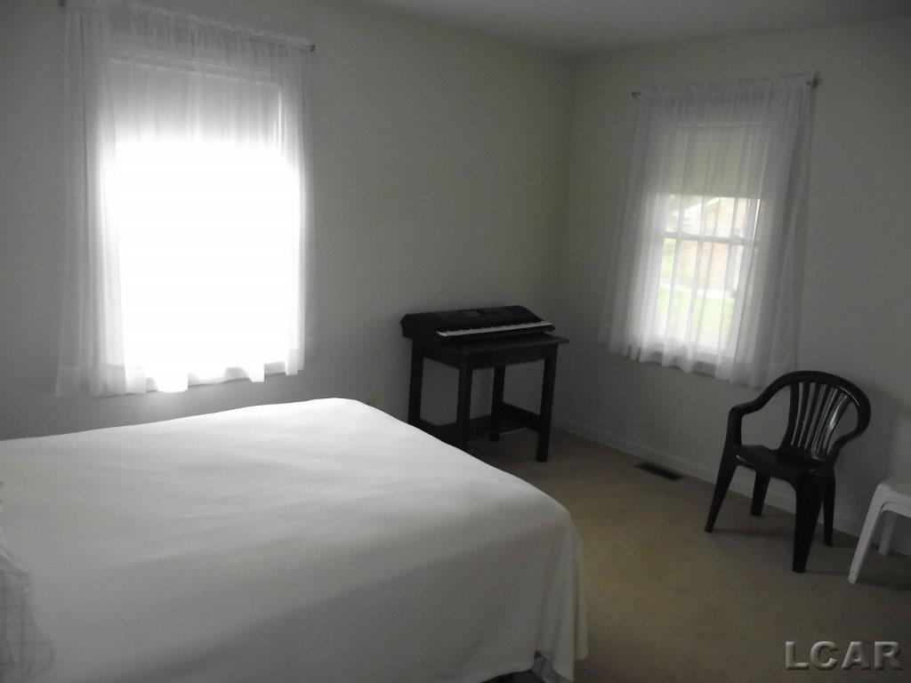 435 Oregon Road West Adrian, MI 49221 - Photo 8 of 17 31263516-7.JPG