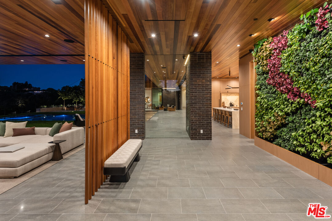 9705 Oak Pass Road Beverly Hills, CA 90210 - Photo 32 of 35 Gallery Image 32