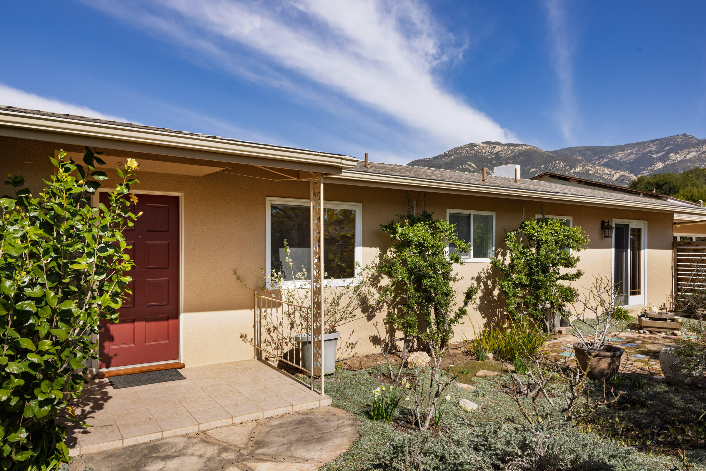 1005 Winther Way Santa Barbara, CA 93110 - Photo 5 of 33 a front view of house with garden