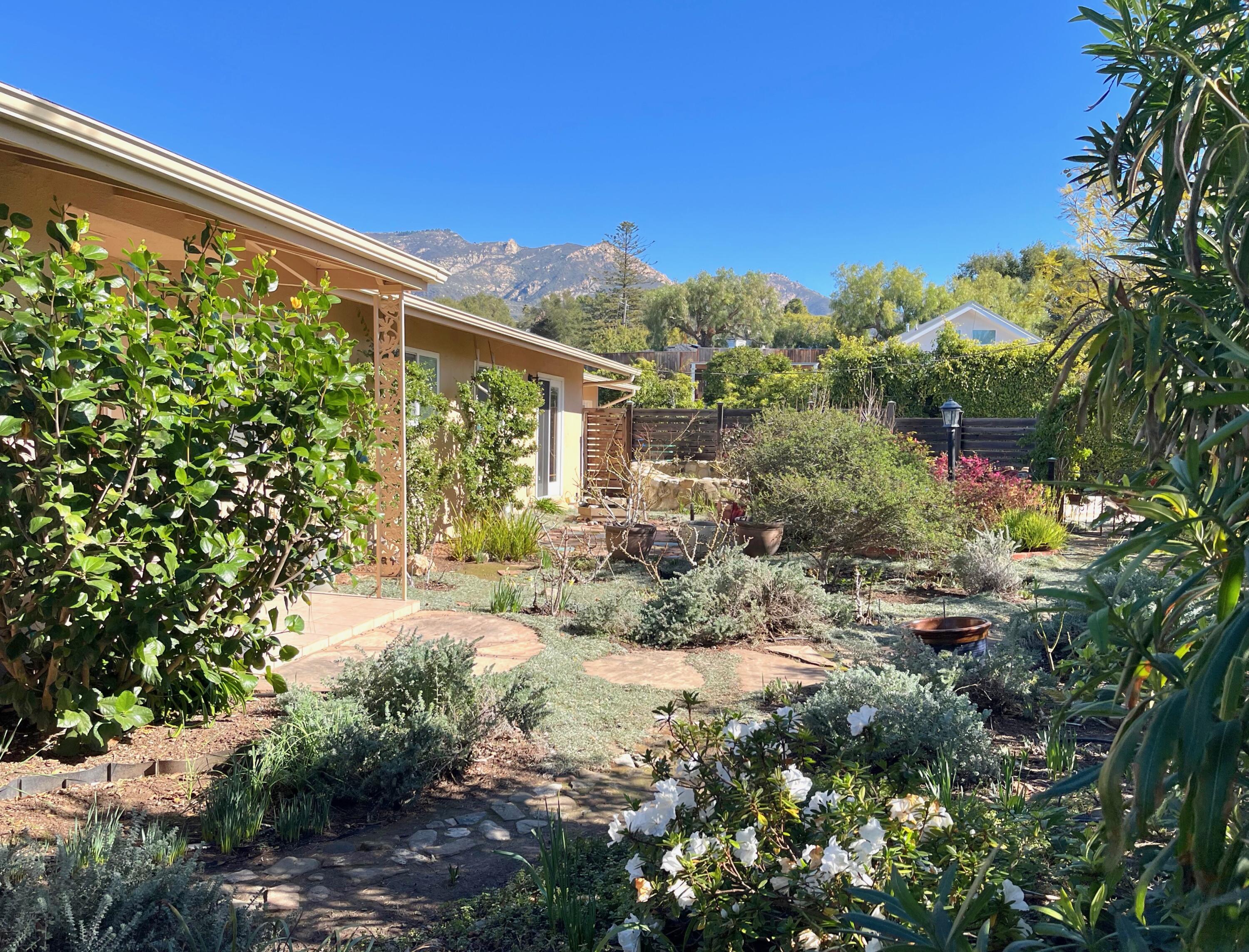 1005 Winther Way Santa Barbara, CA 93110 - Photo 6 of 33