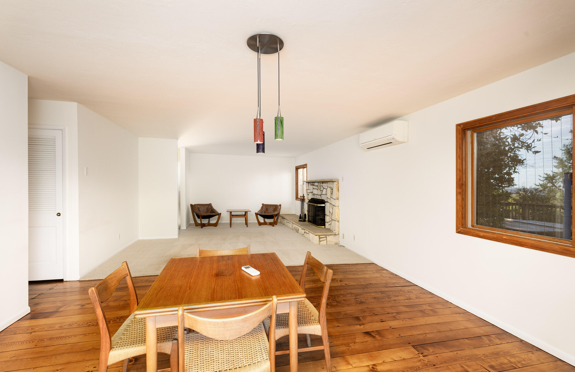 1005 Winther Way Santa Barbara, CA 93110 - Photo 8 of 33 a dinning room with painted walls and wooden floor