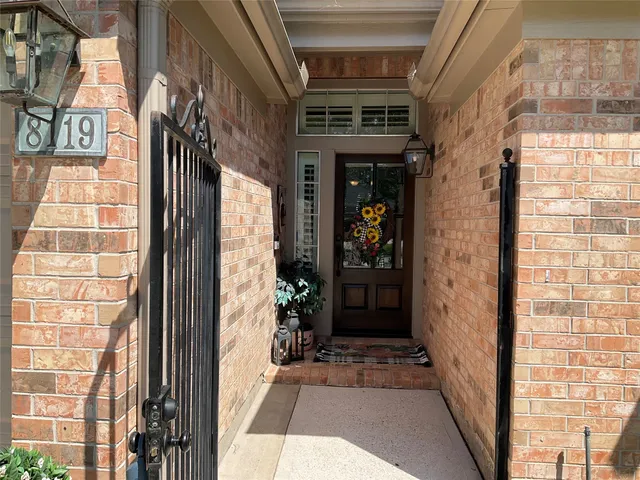 $339,000 | 8119 Malardcrest Drive, Humble, TX 77346