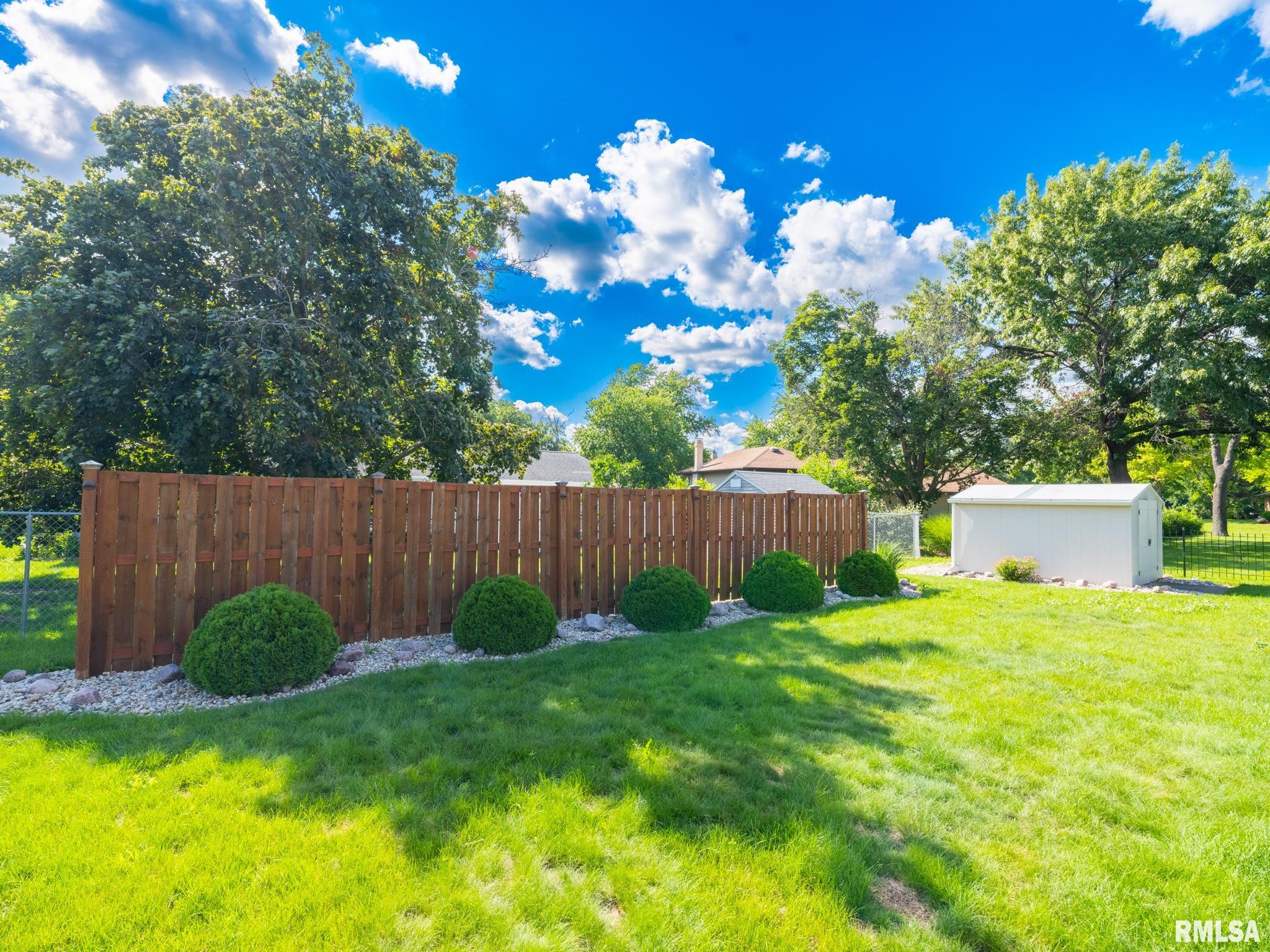 2721 North Rustic Ridge Drive Peoria, IL 61604 - Photo 8 of 52
