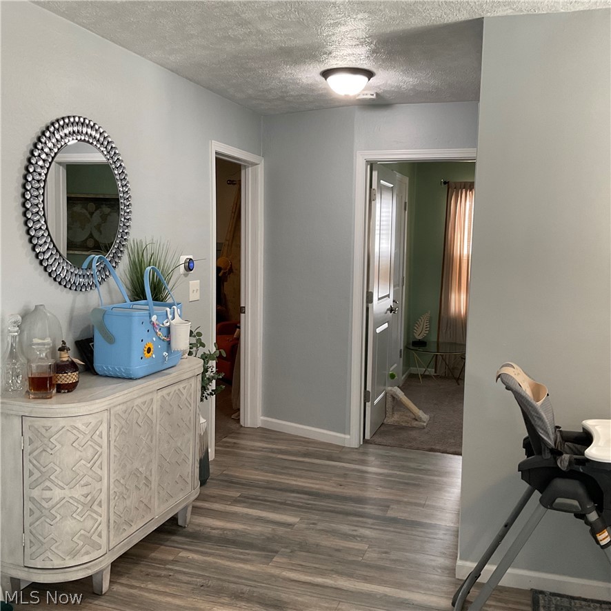 31910 Dickerson Road Willowick, OH 44095 - Photo 8 of 27