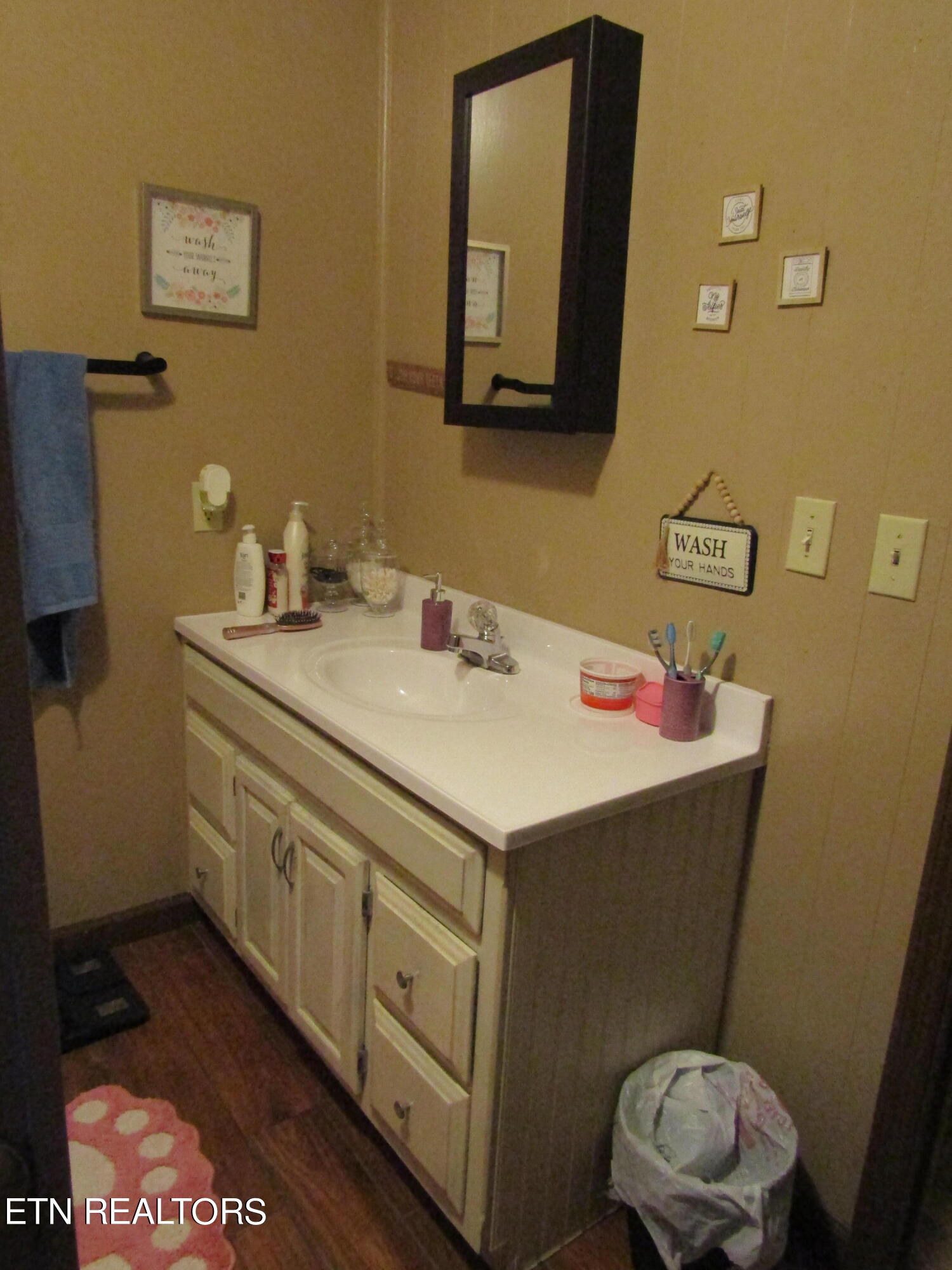 508 Wilderness Road Middlesboro, KY 40965 - Photo 13 of 18 IMG_1909