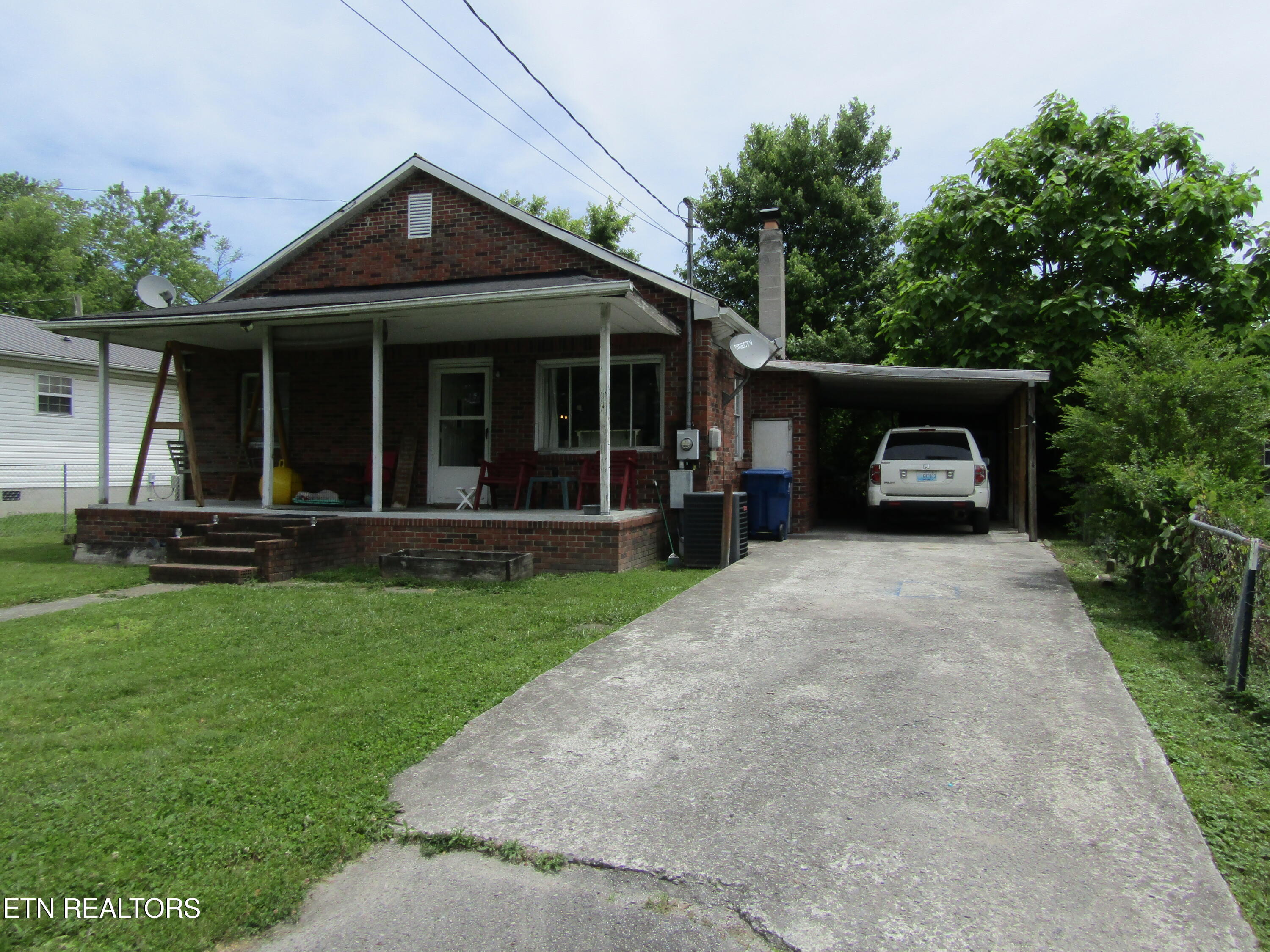 508 Wilderness Road Middlesboro, KY 40965 - Photo 3 of 18 IMG_1939