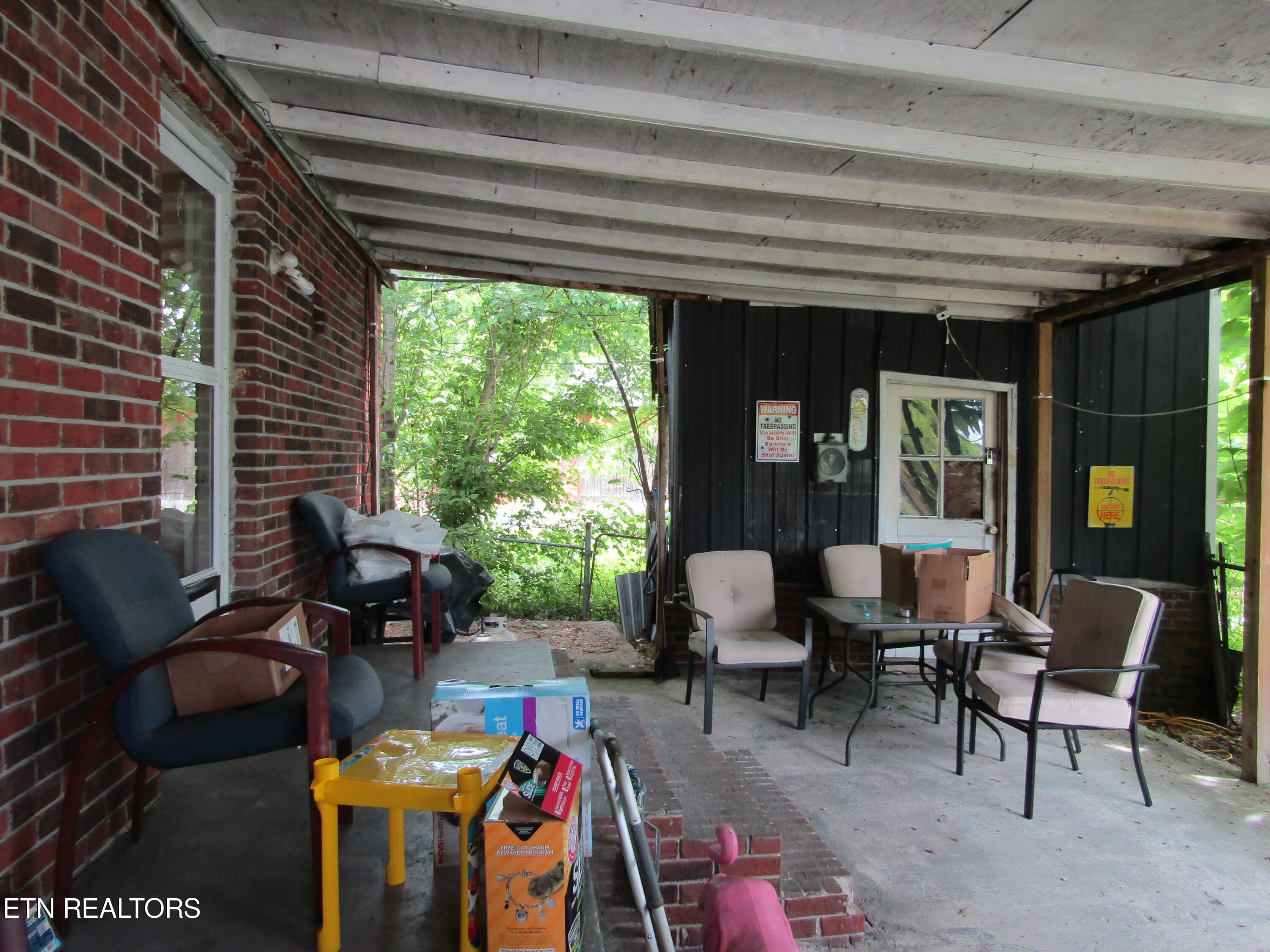 508 Wilderness Road Middlesboro, KY 40965 - Photo 4 of 18 IMG_1940