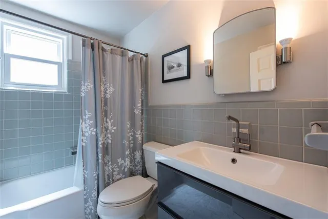 $2,700 | 208 Shadowmoor Drive, Unit 208, Decatur, GA 30030