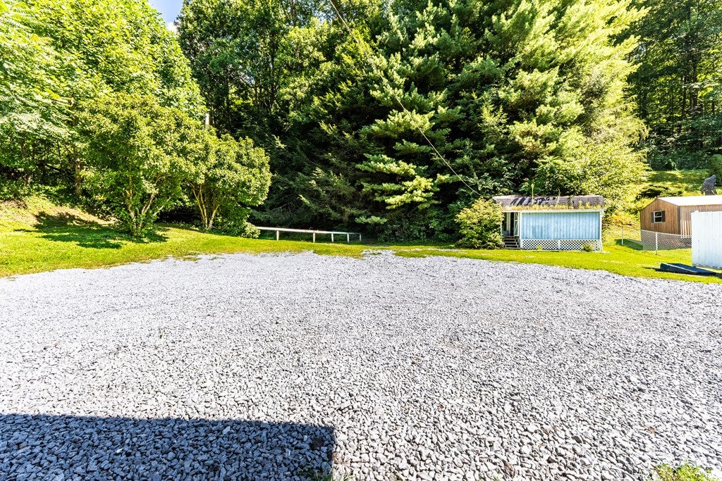 1440 Ashland Crumpler Road Northfork, WV 24868 - Photo 8 of 98 Gallery Image 8