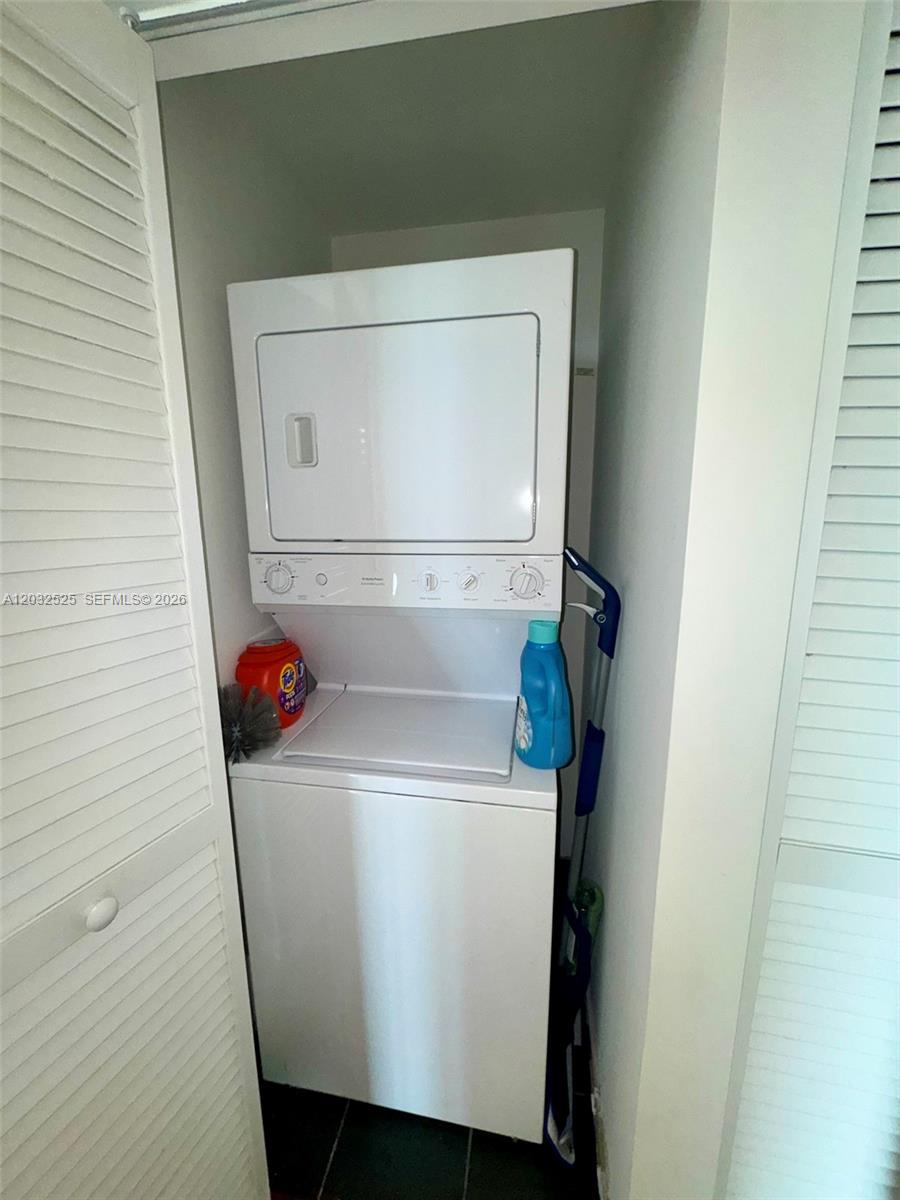 79 Southwest 12th Street, Unit 1502 Miami, FL 33130 - Photo 11 of 32