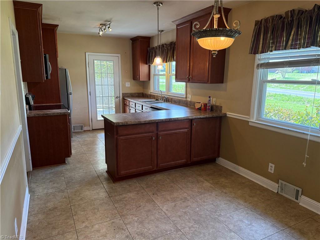 3412 Pine Valley Road High Point, NC 27265 - Photo 8 of 26