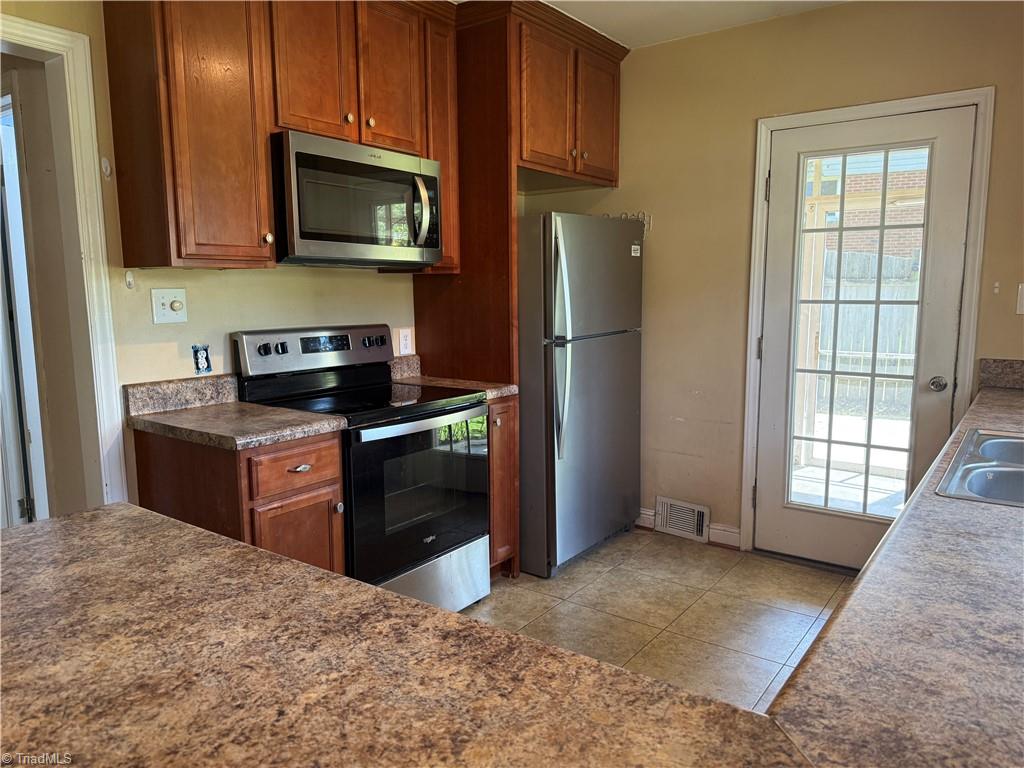 3412 Pine Valley Road High Point, NC 27265 - Photo 10 of 26