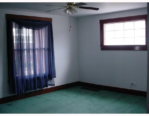 109 Sarah Street McKees Rocks, PA 15136 - Photo 5 of 11 Living Room.