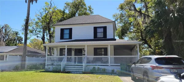 $2,000 | 416 West Howry Avenue, Deland, FL 32720