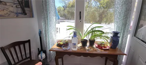 $2,000 | 416 West Howry Avenue, Deland, FL 32720