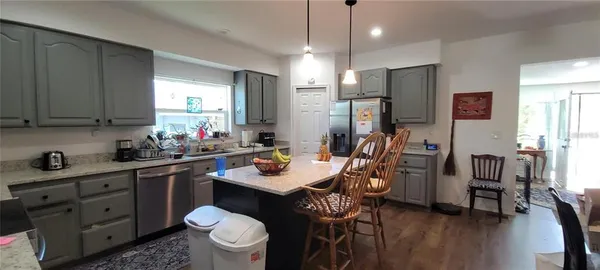 $2,000 | 416 West Howry Avenue, Deland, FL 32720