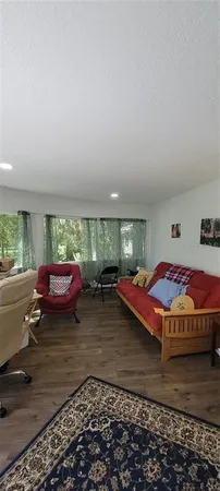 $2,000 | 416 West Howry Avenue, Deland, FL 32720