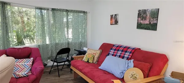 $2,000 | 416 West Howry Avenue, DeLand, FL 32720