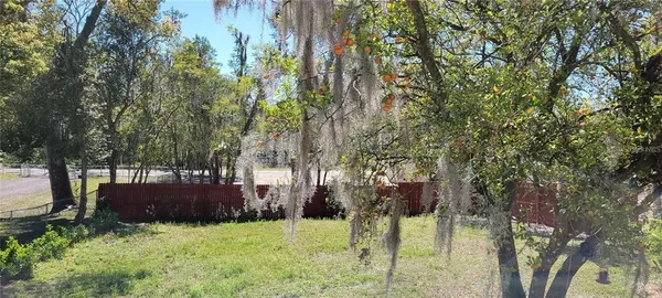 $2,000 | 416 West Howry Avenue, Deland, FL 32720