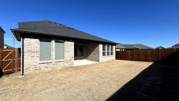 $2,950 | 1908 Briar Hl Drive, Denton, TX 76207