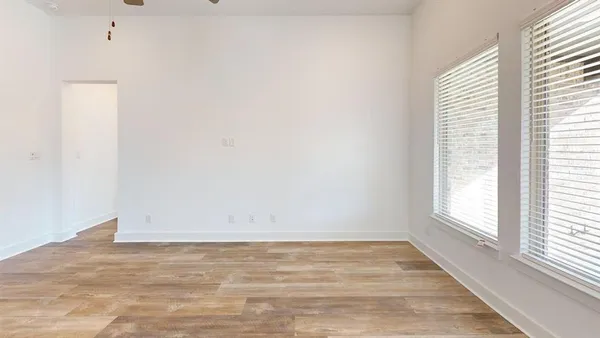 $2,950 | 1908 Briar Hl Drive, Denton, TX 76207
