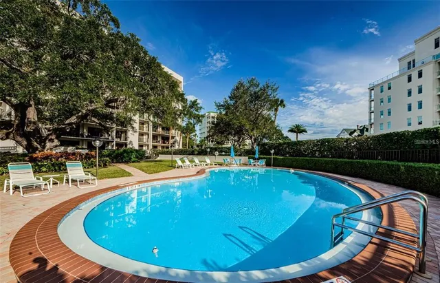 $5,500 | 150 Belleview Boulevard, Unit 403, Belleair, FL 33756