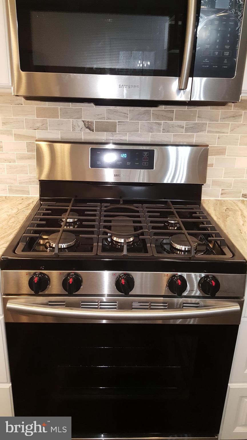 127 Darden Road Chestertown, MD 21620 - Photo 13 of 34 5 Burner GAS stove