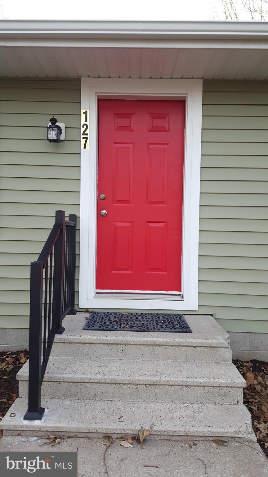 127 Darden Road Chestertown, MD 21620 - Photo 4 of 34 Front Door to Family Room