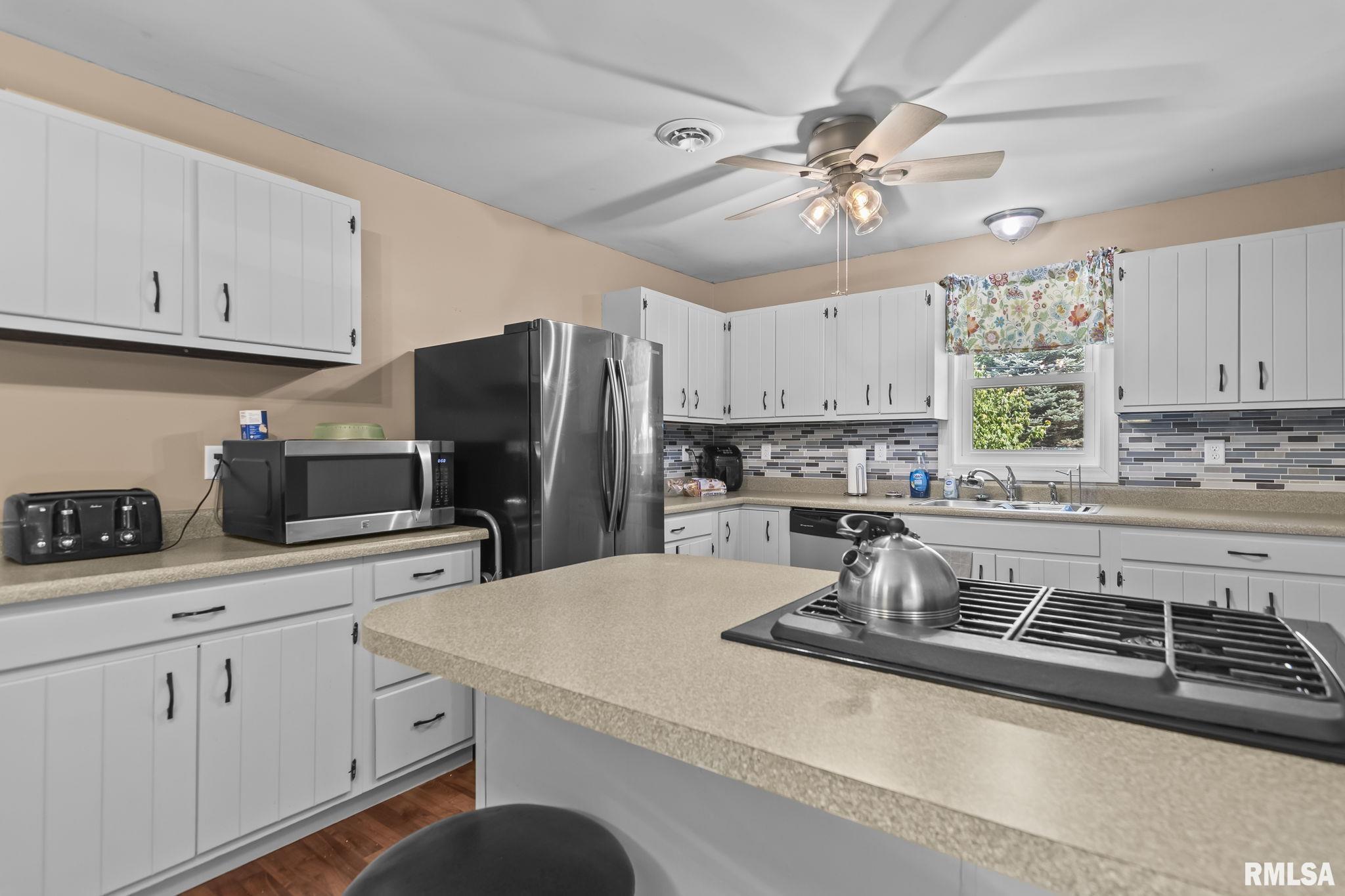 23585 Clemens Road Athens, IL 62613 - Photo 9 of 32 Gallery Image 9