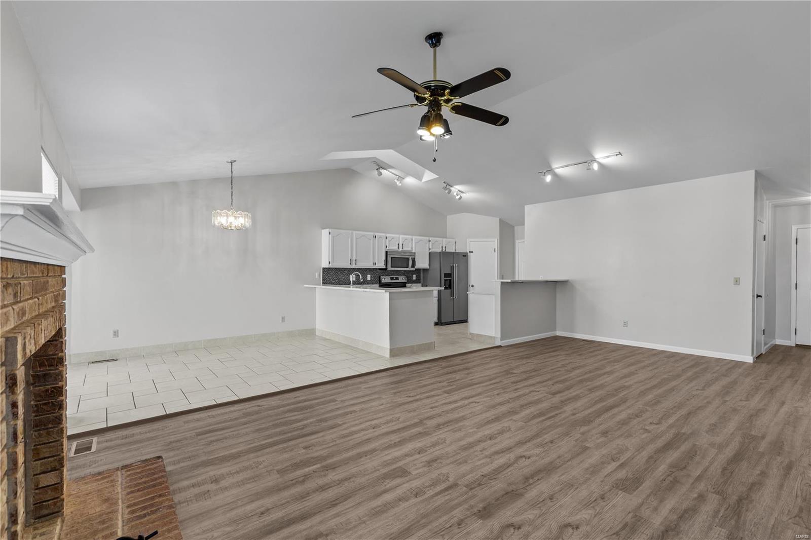 1840 Strawberry Ridge Drive Ballwin, MO 63021 - Photo 5 of 28 Gallery Image 5