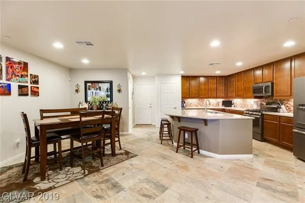 $2,070 | 3008 Bicentennial Parkway, Henderson, NV 89044