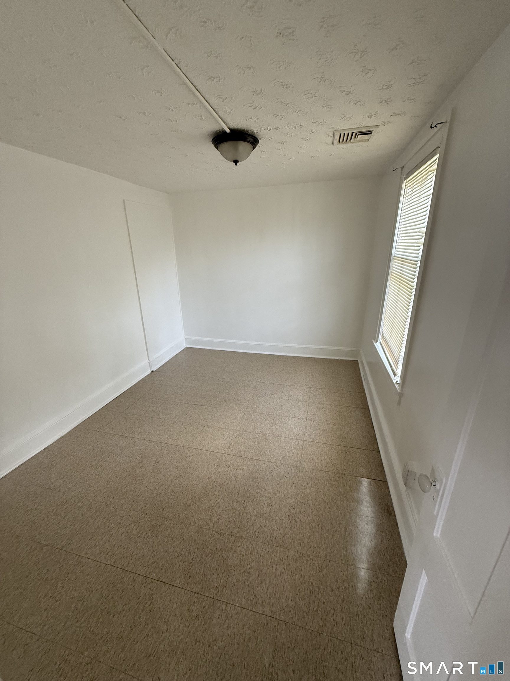 39 Grand Street, Unit 4 Middletown, CT 06457 - Photo 7 of 11
