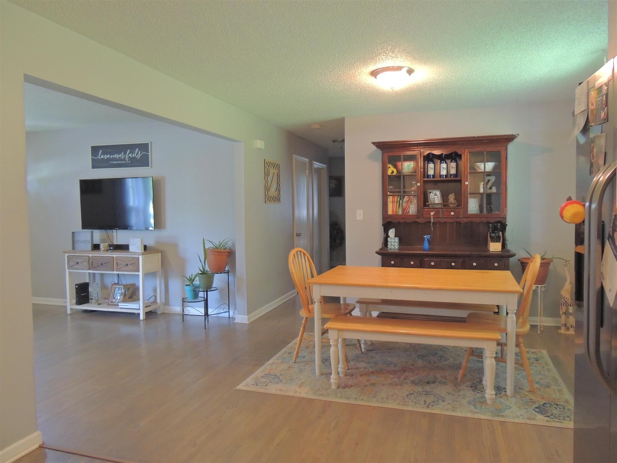318 Notgrass Road Clarksville, TN 37042 - Photo 14 of 27 a dining room with furniture and window