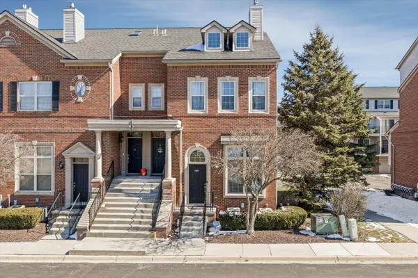 $250,000 | 29374 Glen Oaks Boulevard West, Farmington Hills, MI 48334