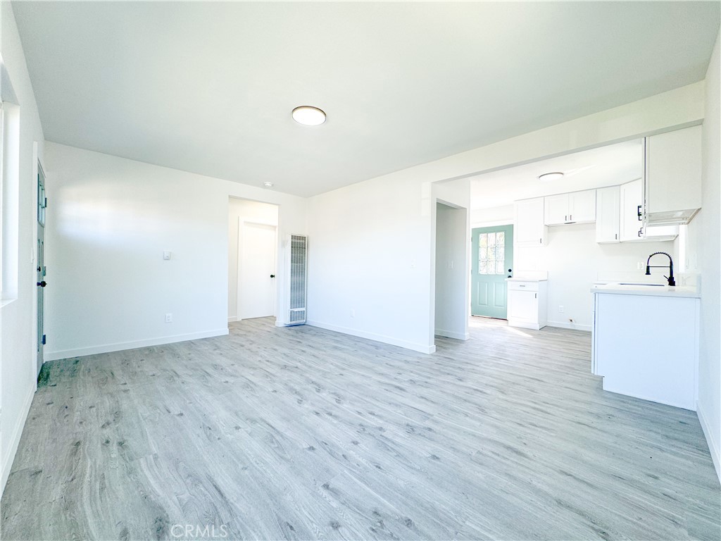 110 West Johnson Street Compton, CA 90220 - Photo 4 of 21