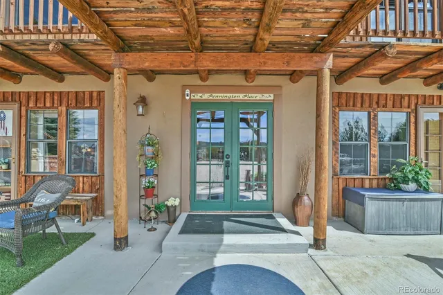 a view of an entryway of house