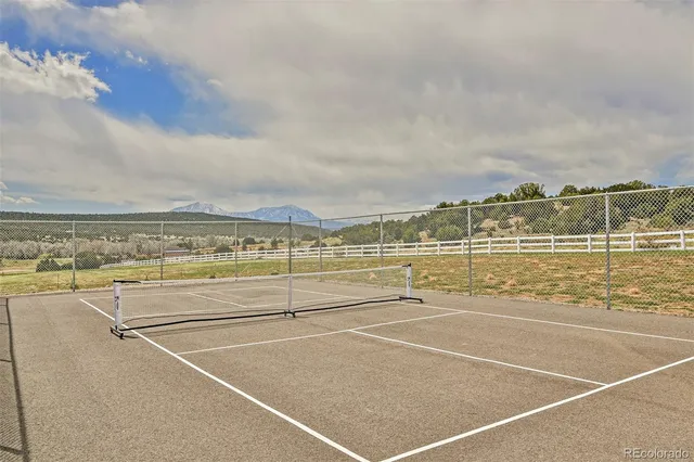 a view of a tennis court