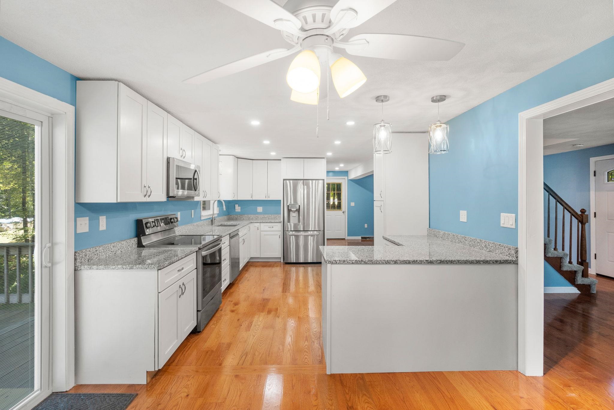 21 Alyssa Drive Derry, NH 03038 - Photo 11 of 36