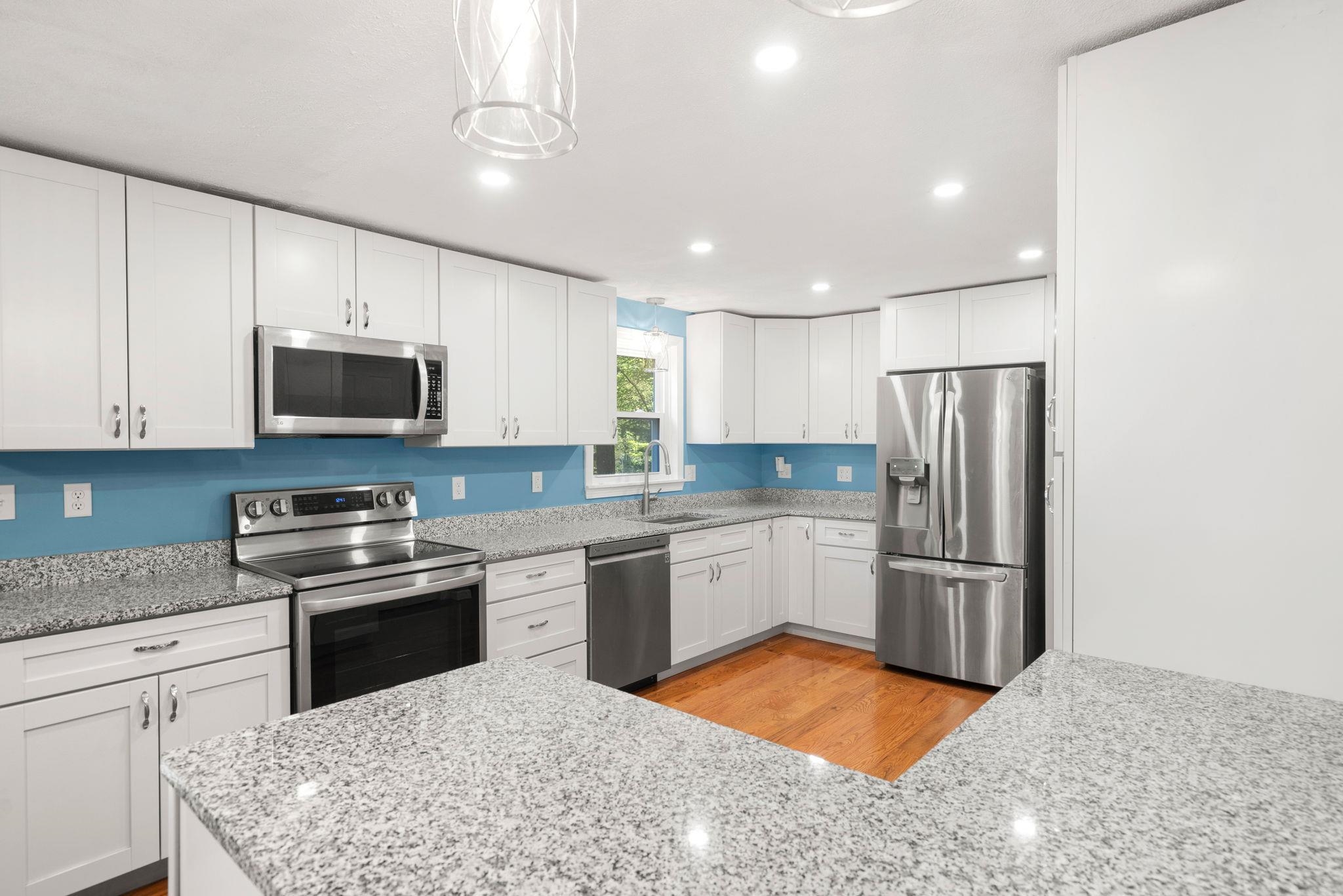 21 Alyssa Drive Derry, NH 03038 - Photo 12 of 36