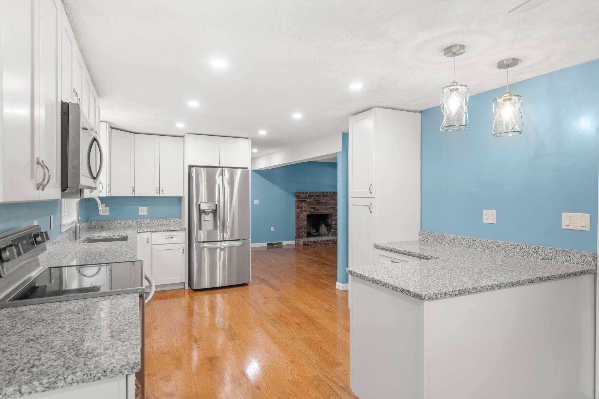 21 Alyssa Drive Derry, NH 03038 - Photo 13 of 36