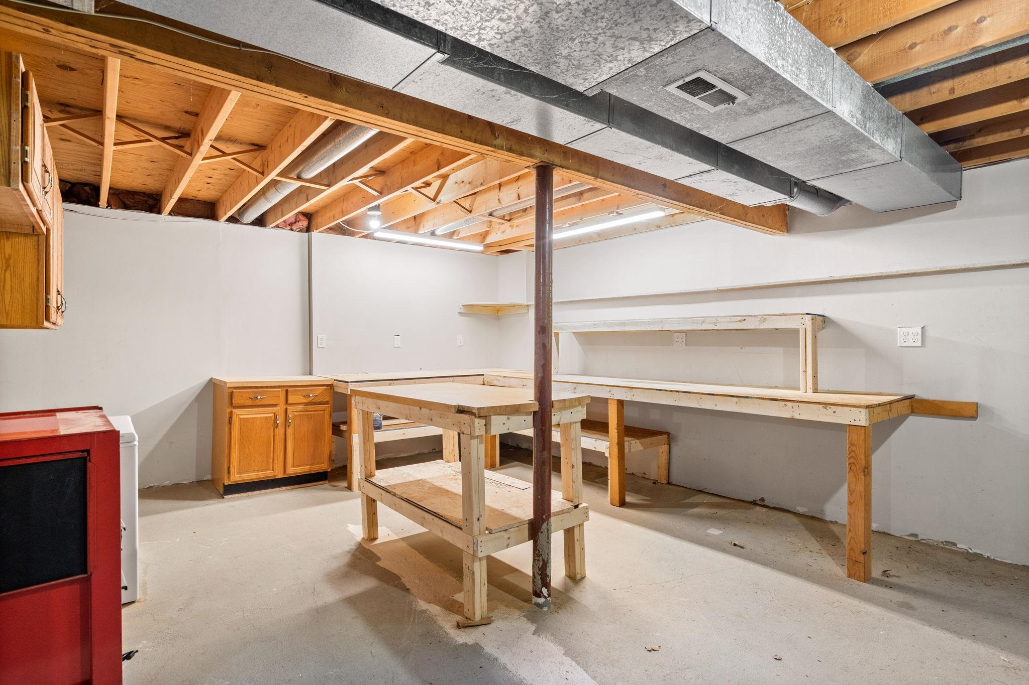 21 Alyssa Drive Derry, NH 03038 - Photo 23 of 36