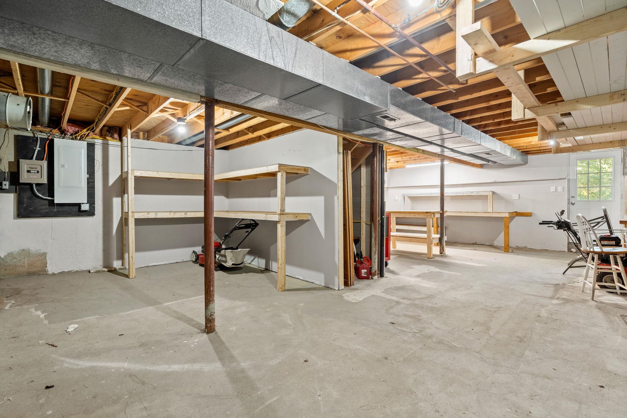 21 Alyssa Drive Derry, NH 03038 - Photo 24 of 36