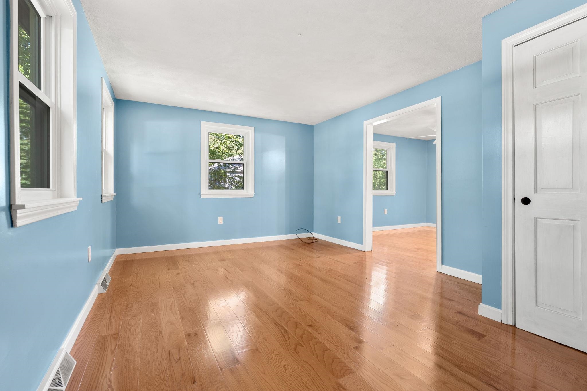 21 Alyssa Drive Derry, NH 03038 - Photo 29 of 36